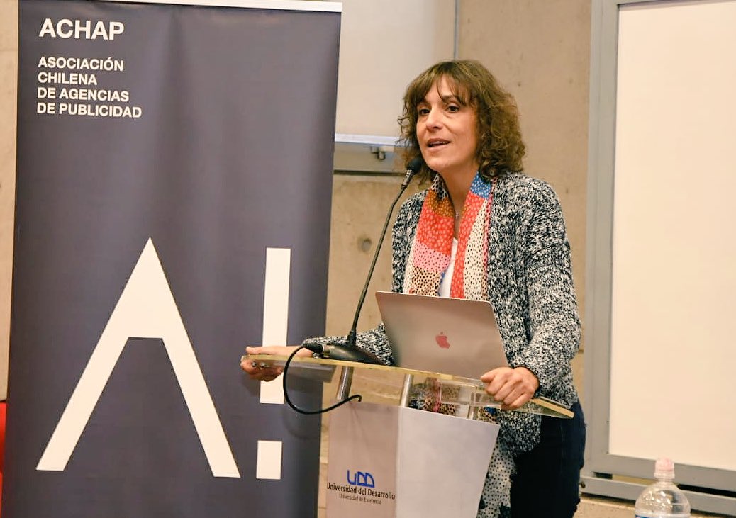 Nuestra gerente general, Alejandra Ferrari, dio la bienvenida a las duplas creativas de l desafío #Ojoconlosjovenes: “La creatividad es el pilar que nos mueve como industria”.