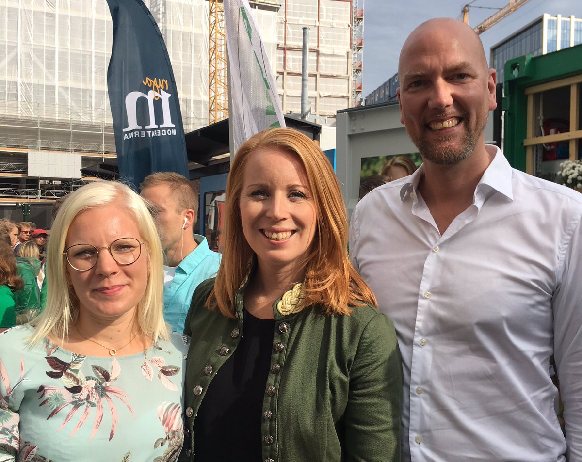 Här har ni förstanamnen till kommun, landsting och riksdag i samma bild. Glöm inte att kryssa för medmänsklighet och öppenhet imorgon!