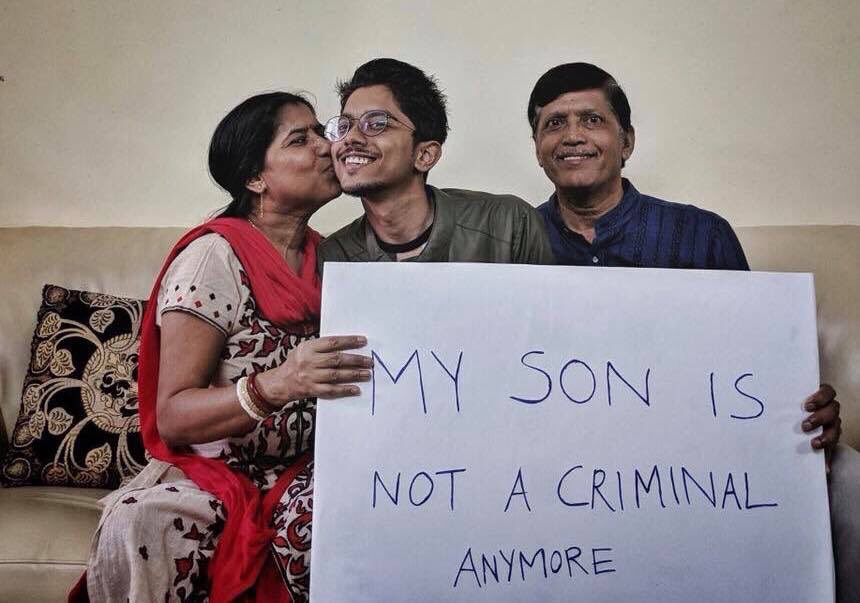 So many great photos coming out of India as #Section377 is read down.
This one is amongst my favourites. 
🏳️‍🌈🇮🇳🏳️‍🌈🇮🇳🏳️‍🌈🇮🇳🏳️‍🌈🇮🇳🏳️‍🌈🇮🇳🏳️‍🌈🇮🇳
💙💚🧡🧡❤️💛💙💚🧡🧡❤️❤️