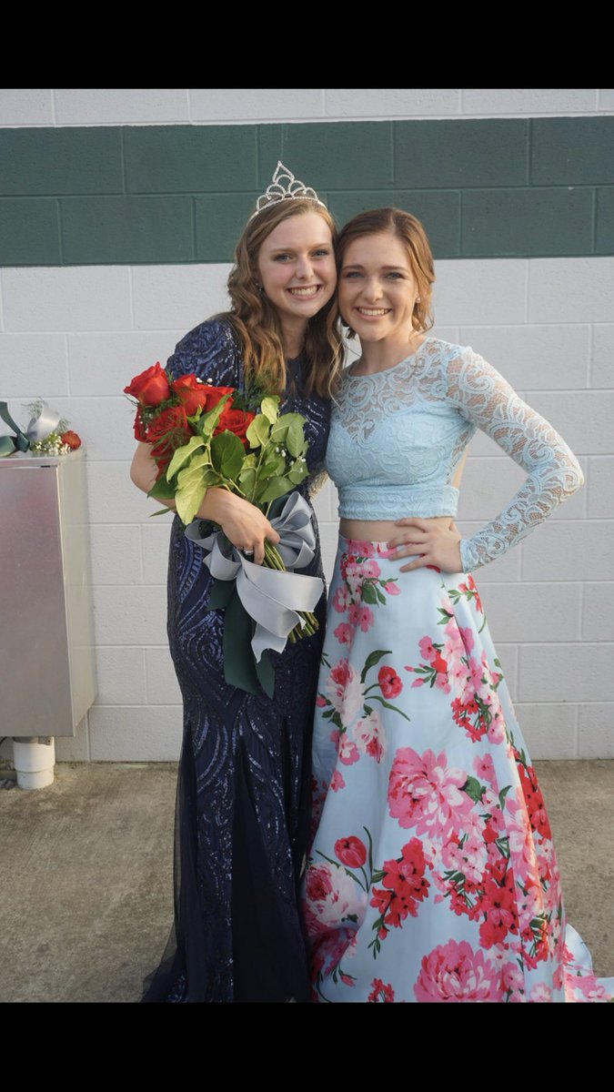 BreannaGraceSa1's tweet photo. Look how gorgeous my queen is!!!! Love ya lots AllyB!!ππ€ͺ #AtleastMyMomWasThereToTakePicsOfTheQueen
#NoOneElseWas https://t.co/x4Kdiztqby