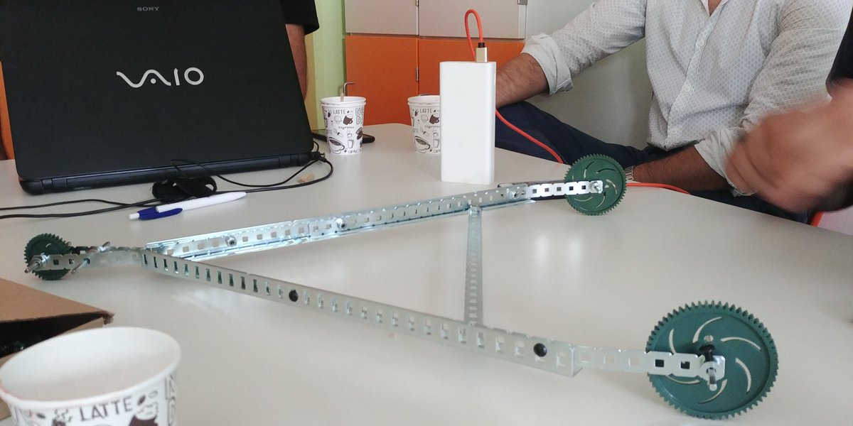 Buketiw's tweet photo. Fen ve Teknoloji Lisesi öğretmenlerimizle Vex EDR eğitimi #DogaSciTech #dogatech https://t.co/co10h5XefT