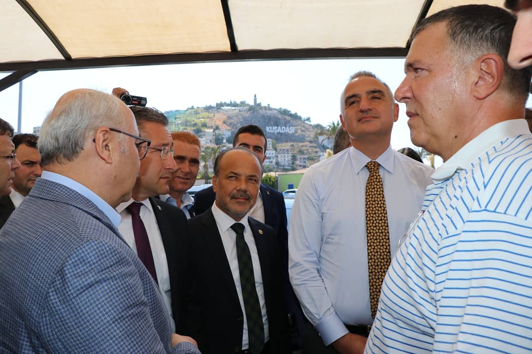 metinyavuz009's tweet photo. Kültür ve Turizm Bakanımız Sn. Mehmet Nuri Ersoy ile birlikte, Ege Port Kuşadası Liman İşletmelerinde incelemelerde bulunduk. https://t.co/kJf4oVbKS8