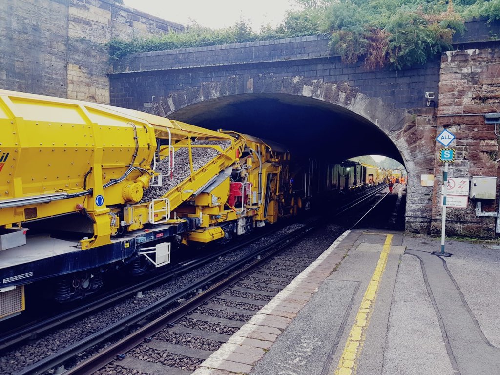 brighton_line's tweet image. Team Orange are working across the #BrightonMainLine today - at #Balcombe the high output ballast cleaner is in full swing @NetworkRailSE