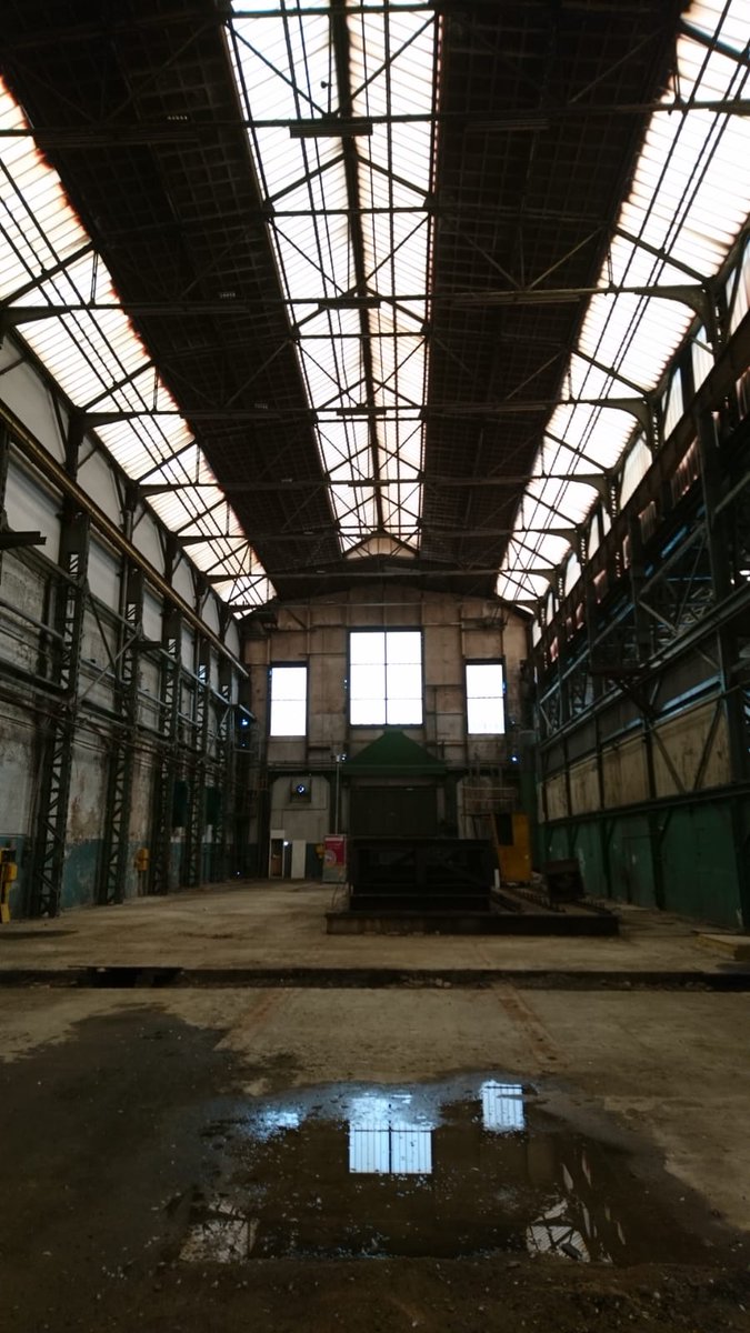 De indrukwekkende #VanGendthallen werden rond 1900 gebouwd voor de  productie van locomotieven en wagons. Grijp je kans en volg een rondleiding door deze mooie fabriekshallen. Adres: Jacob Bontiusplein 1