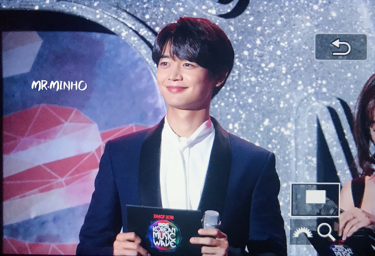 MrMinho1209's tweet photo. 180908코리안뮤직웨이브-MC밍 (오늘 도와주신 분들 정말 감사합니다ㅍ3ㅍ)#민호 #MINHO #ミンホ #코뮤웨 #코리안뮤직웨이브 https://t.co/Wd7ONeC7US