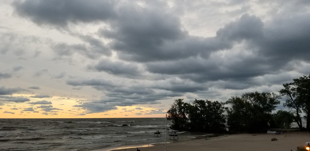 RareCat's tweet photo. #sunrisedaily @GMA @spann @mwolf451 @BarryVee @JeremyKappell @tpmedia @maximus5_ed @beachlifemind @sunrisedailynow @cdorland58 @soulsistacaro #AmazingGrace @RandyOrr75 @applekale23 @smarcorodriguez @RCAonline #LisaMontanusRIP #ROC @JamesMontanus #NowImFound @LakeviewCCROC #HABD https://t.co/rIqcTvFPjz
