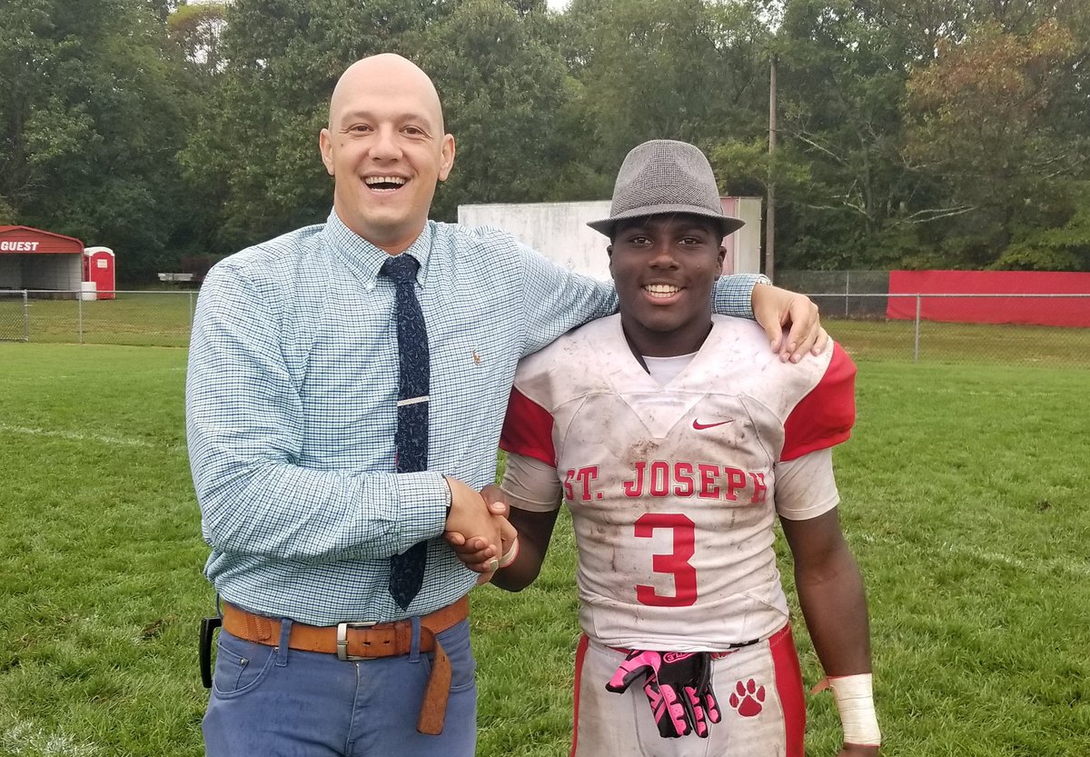Mtrible's tweet photo. My Hat's Off to St. Joe star RB Jada Byers.
The junior ran for 279 yards on 23 carries and 5 TDs as the Wildcats rolled Millville, 34-6. https://t.co/GMu0vKwqu7