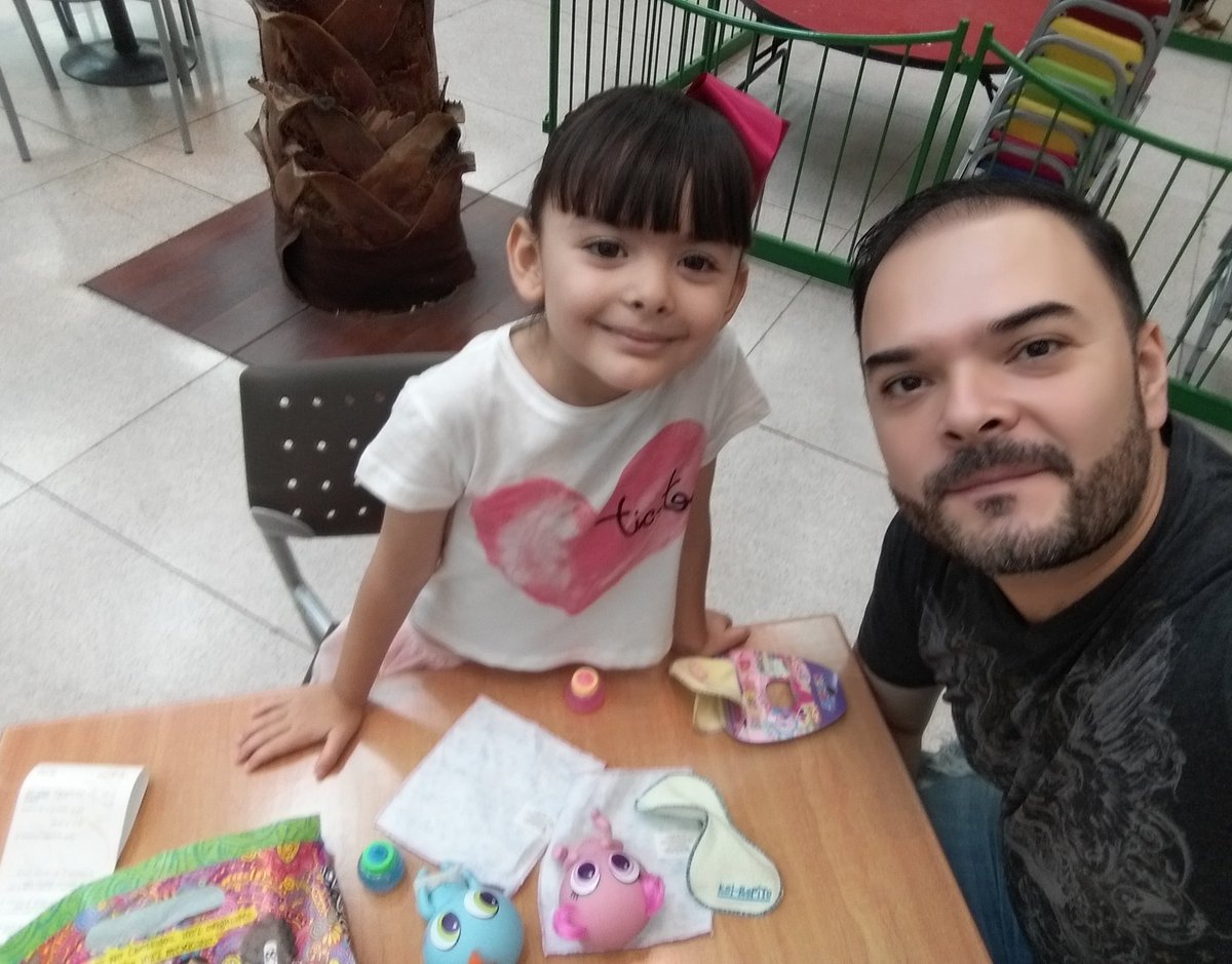 osanchez11's tweet photo. Vinimos a vacunar los #Ksimeritos de #Renecita 😍 y ¿quien creen que salió vacunado 😂😂😂?
#Ksimeritos #Kachito #Machincuepa #Zuzikin #Isabelonga
@Distroller https://t.co/XCJoO0EygD