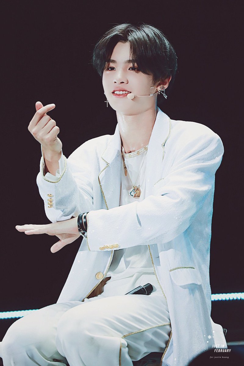 Just_inFebruary's tweet photo. #저스틴 #Justin #黄明昊
180908 NANJING https://t.co/lo7aiezgsf