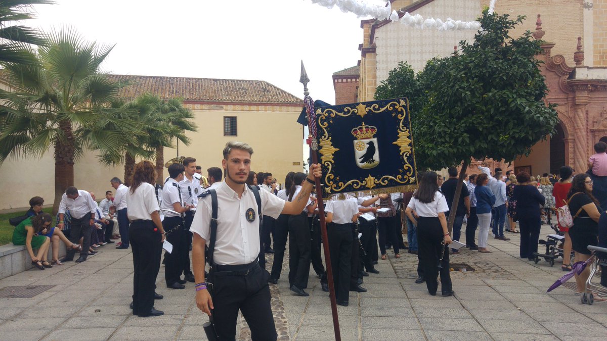 Todo preparado para comenzar la procesion de la patrona de palma del rio. la Virgen de Belen Coronada #bandadelcuervo #suenaelcuervo