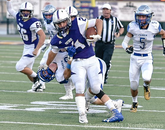 hotrodtodd25's tweet photo. Union County senior RB Chad Buzzard with a NASTY stiff arm to a Fannin County defender in last night's 49-7 victory. 💪💪✋ 

#FridayNightLights #GHSAFootball #NikonD750 #TamronA025 https://t.co/q0nT6sU5fS