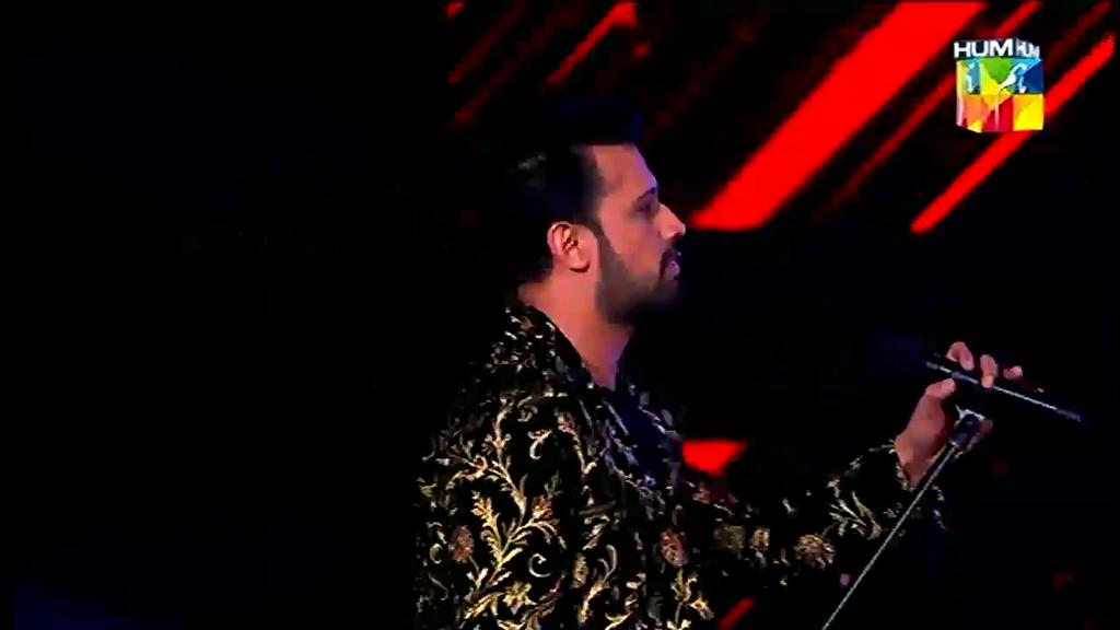 Rafaazzzzzz's tweet photo. What a mesmerizing performance 😍🔥

Loved it! ❤❤

@itsaadee ❤🎶
#AtifAslam #aadeez #HumAwards #HumAwards2018 https://t.co/M1ddJ6SBaH