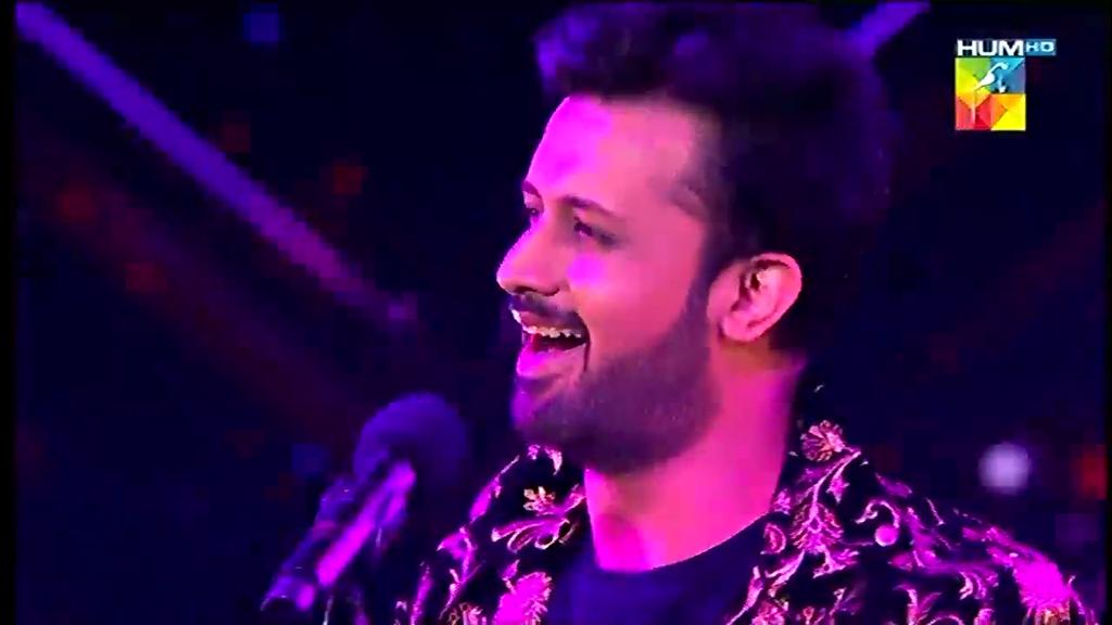 Rafaazzzzzz's tweet photo. What a mesmerizing performance 😍🔥

Loved it! ❤❤

@itsaadee ❤🎶
#AtifAslam #aadeez #HumAwards #HumAwards2018 https://t.co/M1ddJ6SBaH