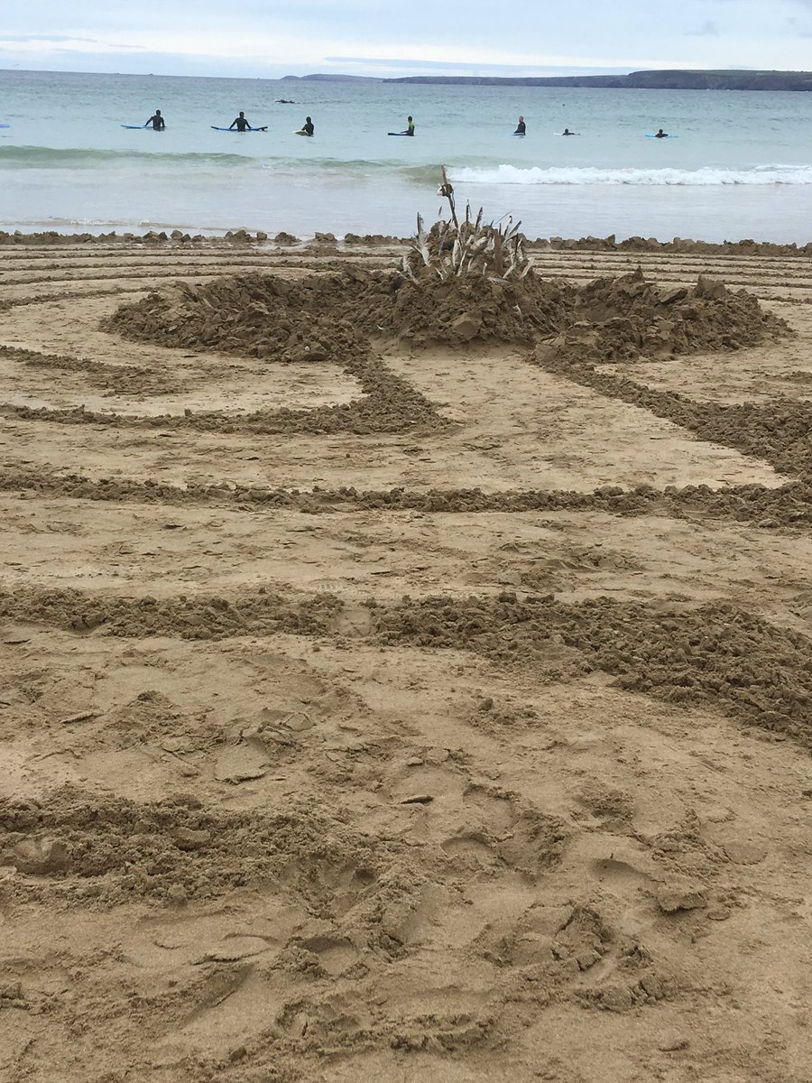 RebeccaEvans5's tweet photo. Just completed the beach labyrinth before the tide came in and washed it away.
#labyrinth #beachlife #beachlabyrinth #Cornwall #tides #seascape https://t.co/zpXx3cWh2B
