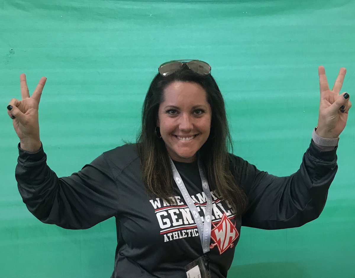 DoInkTweets's tweet photo. RT @Kitty_Tripp: Impromptu session on #greenscreen at #EdcampPAL! LOVE the @DoInkTweets app! @TeachWrightSC in action😉 #sced #teachSC #loveSCschools #ConnectedtoLEAD #edchat #ForTheLoveOfLearning #teach864 @EdcampUSA https://t.co/wzStZEOHS4 #doink #geenscreen