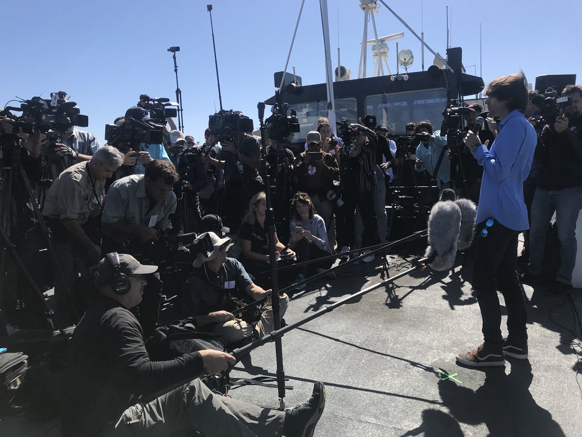 ViviantenHave's tweet photo. Press conference had started! Boyan Slat giving background on the launch of @TheOceanCleanup ‘s very first system. https://t.co/03Pm5Wppn5