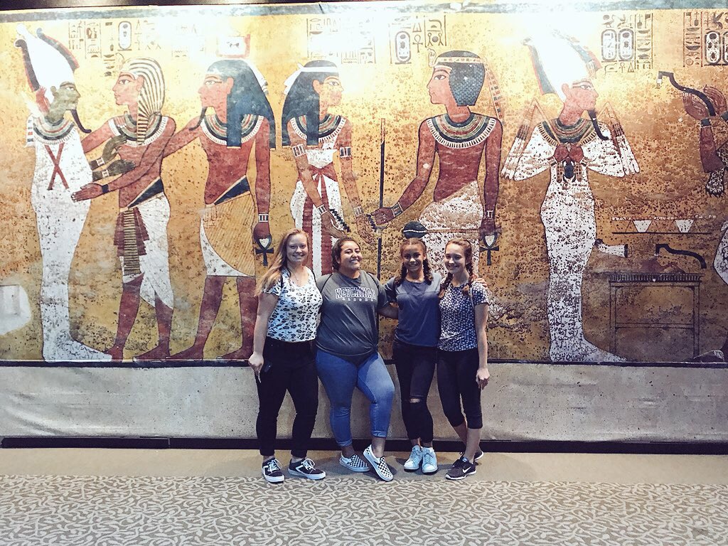 MsGreeneEdu's tweet photo. Having the best time! #byarsmeetsworld #erhstweets https://t.co/X31ghRnuOr