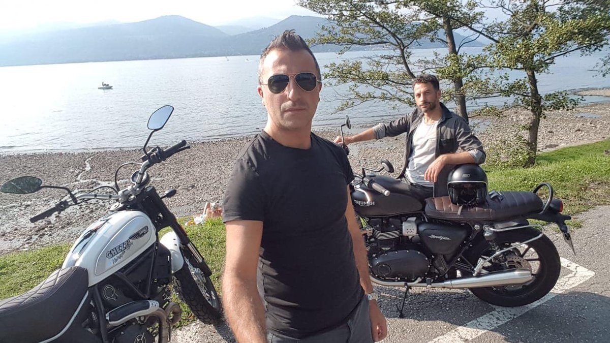 Audiofono's tweet photo. Audiofono on the road!
Sfida su due ruote Ducati-Guitar Triumph-Bass....qual è per voi la moto più rock?? #audiofono #poprock #musicaitalianainedita #ducati #triumph #wellness #musicaevita https://t.co/j3BUHcNgdo