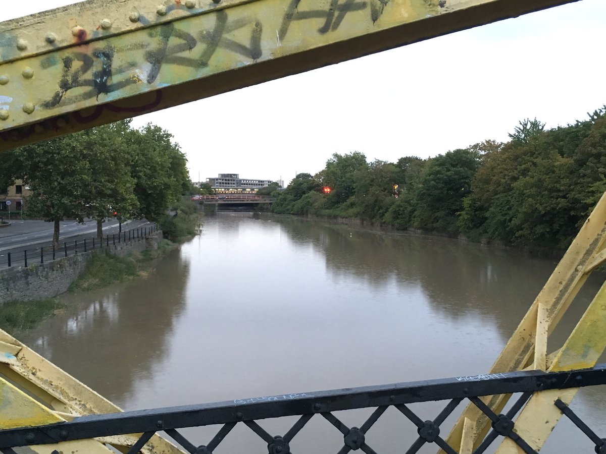 AlanTonge_Briz's tweet photo. Blimey! #NewCut #ProperDrop #StillComingIn #Bristol #Totterdown https://t.co/U5piDjMBrC