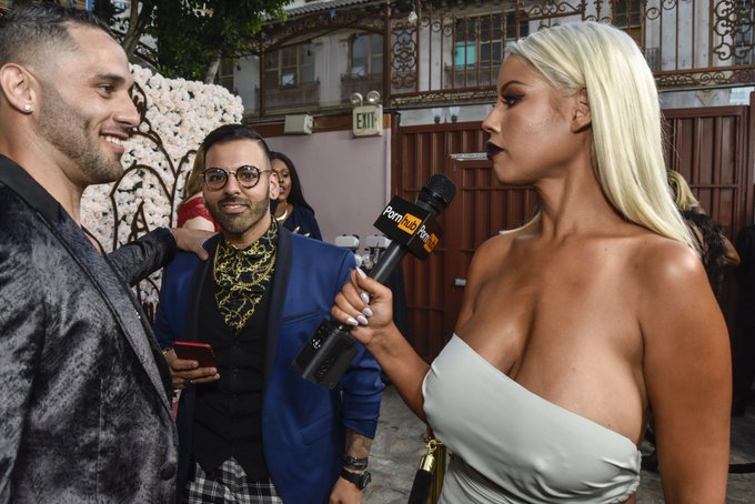 Red Carpet with the homies @FabianLuxe &amp; @IsabelleDeltore 📸  We announced the launch of our little project<a class="tags" target="_blank" title="On Twitter" href="/?out=eyJ0eXAiOiJKV1QiLCJhbGciOiJIUzUxMiJ9.eyJpYXQiOjE3MjA1MzYzNzksImlzcyI6InR3cG9ybnN0YXJzLmNvbSIsIm5iZiI6MTcyMDUzNjM3OSwiZXhwIjoxNzUyMDcyMzc5LCJyZWRpcmVjdF91cmwiOiJodHRwczovL3R3aXR0ZXIuY29tL0ZhYmlhbkx1eGUifQ.pgvVdJsVityn9NvkN0zlcmQ_ooy4IGj8GTqLzKlMo0emoc820obHYlyWMF-XWgrUuUA-XrdcuPq_es-RtNU-kQ">@FabianLuxe</a><a class="tags" href="/tag/isabelledeltore">@isabelledeltore</a><a href="/tag/damondice"class="tags"><span>#damondice</span></a>