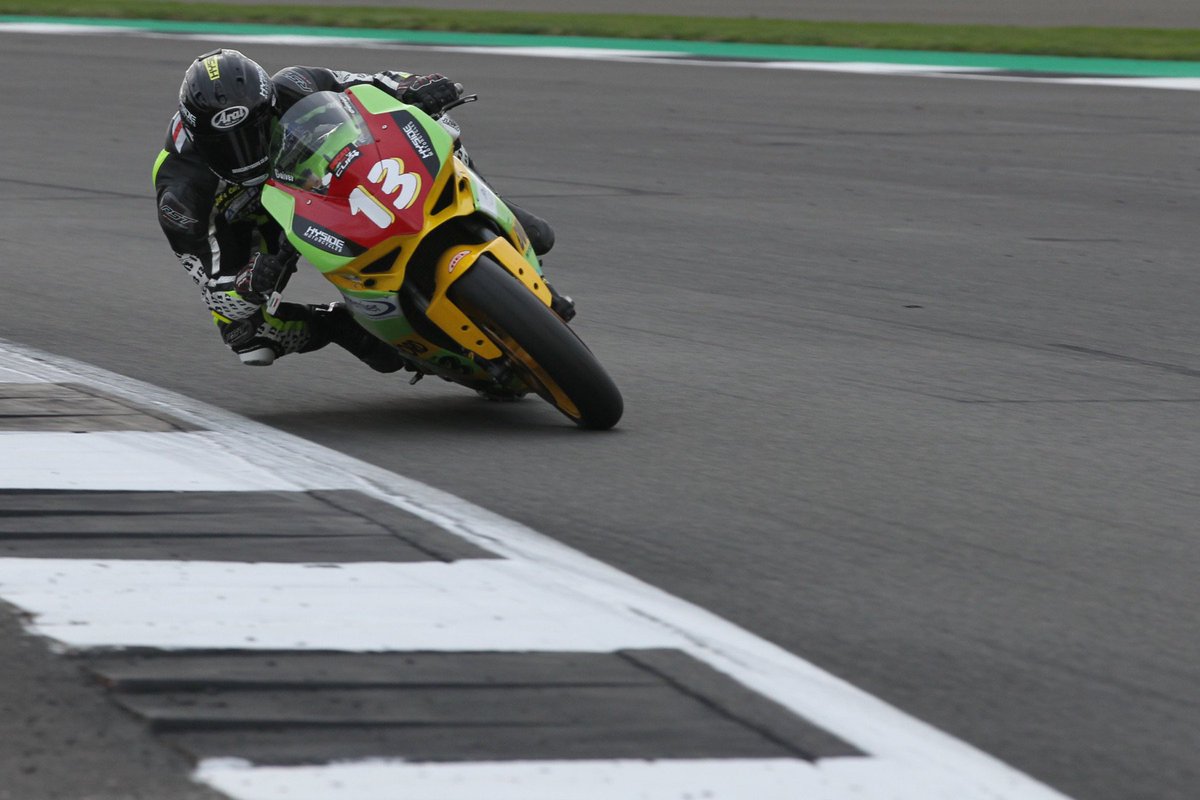 DucatiCup's tweet photo. ‘Rapid’ @RobGuiver13 scores another #DucatiCup win: https://t.co/s0xSLe8QkQ #SilverstoneBSB https://t.co/7SocT6vTjh