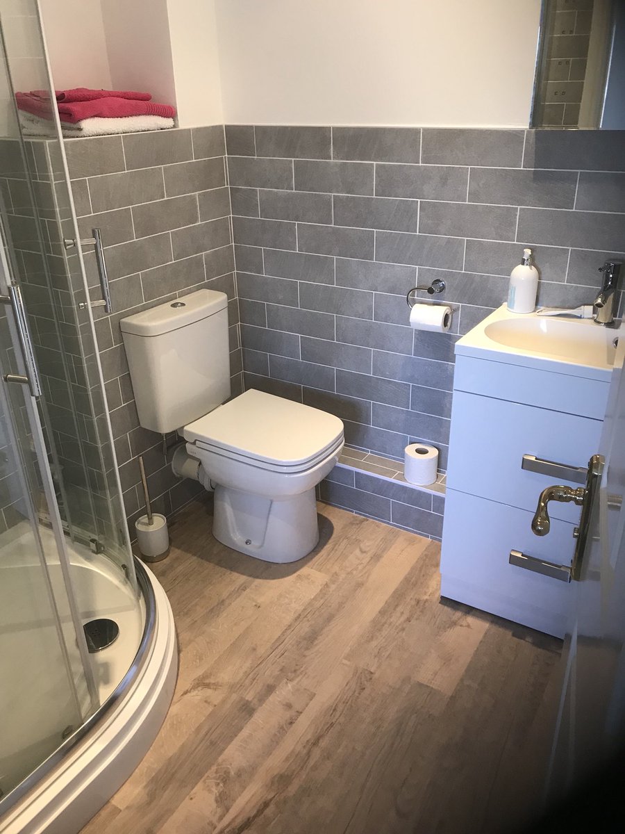 PBHomeSolutions's tweet image. Recently fitted ensuite in Sidmouth for clients. #sidmouth #bathroom #design #kitchens #projectmanagement