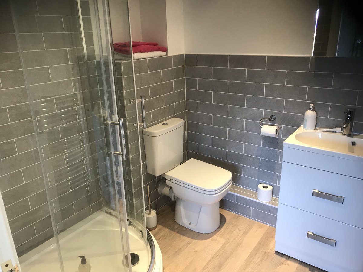 PBHomeSolutions's tweet image. Recently fitted ensuite in Sidmouth for clients. #sidmouth #bathroom #design #kitchens #projectmanagement