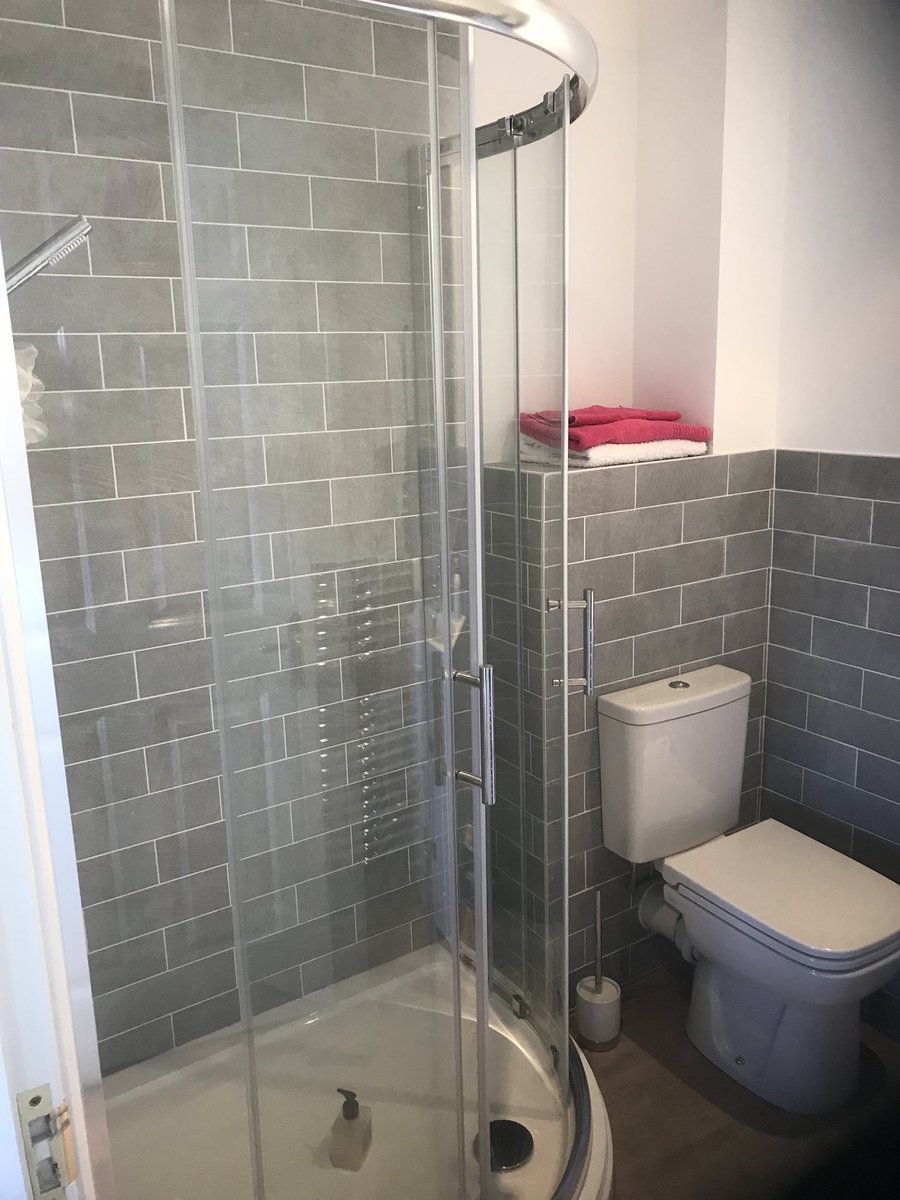PBHomeSolutions's tweet image. Recently fitted ensuite in Sidmouth for clients. #sidmouth #bathroom #design #kitchens #projectmanagement