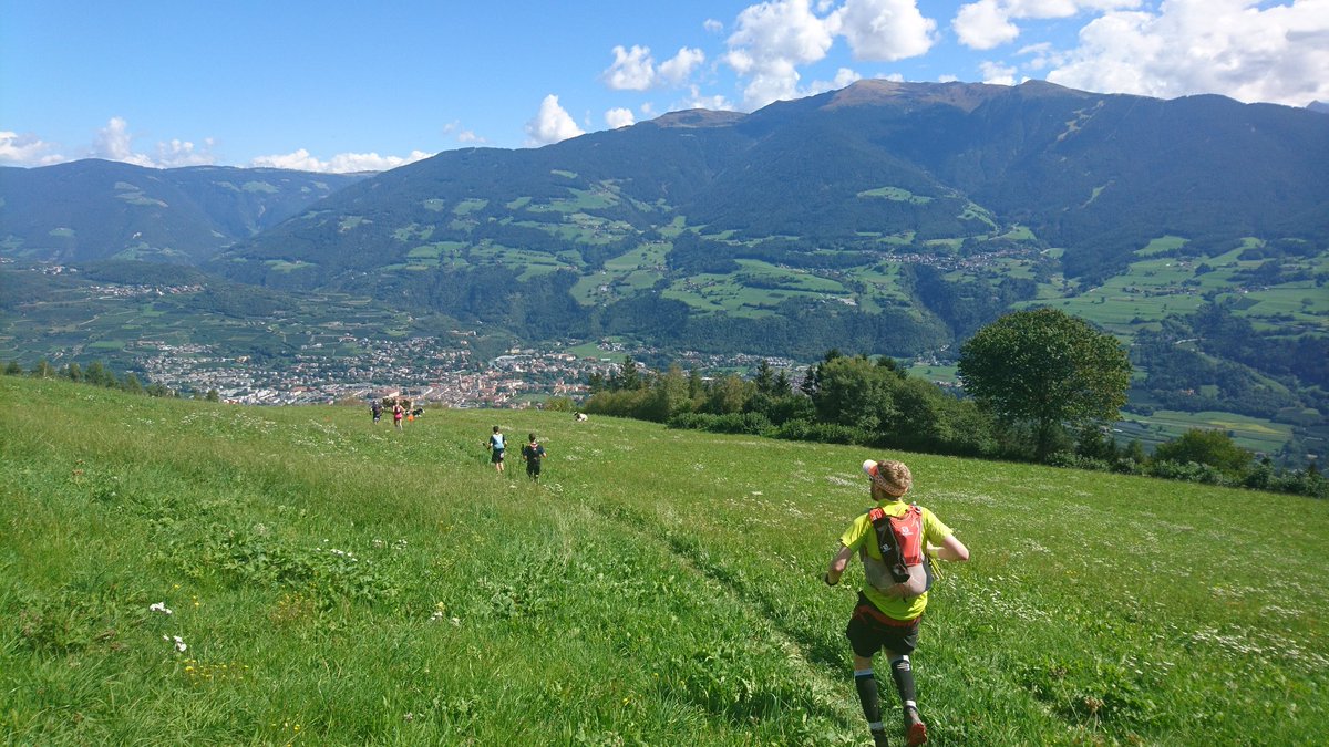AerikM's tweet photo. We did it! 7 days - 3 countries - 262.2km - 17130HM - 37.5h - many new friends - one great team! 💪🥇🏃⛰️

#RunEatSleepRepeat #TAR2018 #GORETEXtar18 #timetoplay @GTX_Transalpine https://t.co/SKtiE1eajb