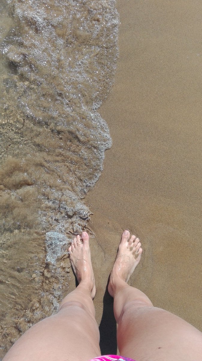 LostinHogwarts3's tweet photo. ๐ถ per quest'anno, non cambiare, stessa spiaggia stesso mare!๐ต #Lignano #settembre #mare #ultimobagno @LignanoSabb @somewherefvg @FVGlive https://t.co/T17D47R1Ej