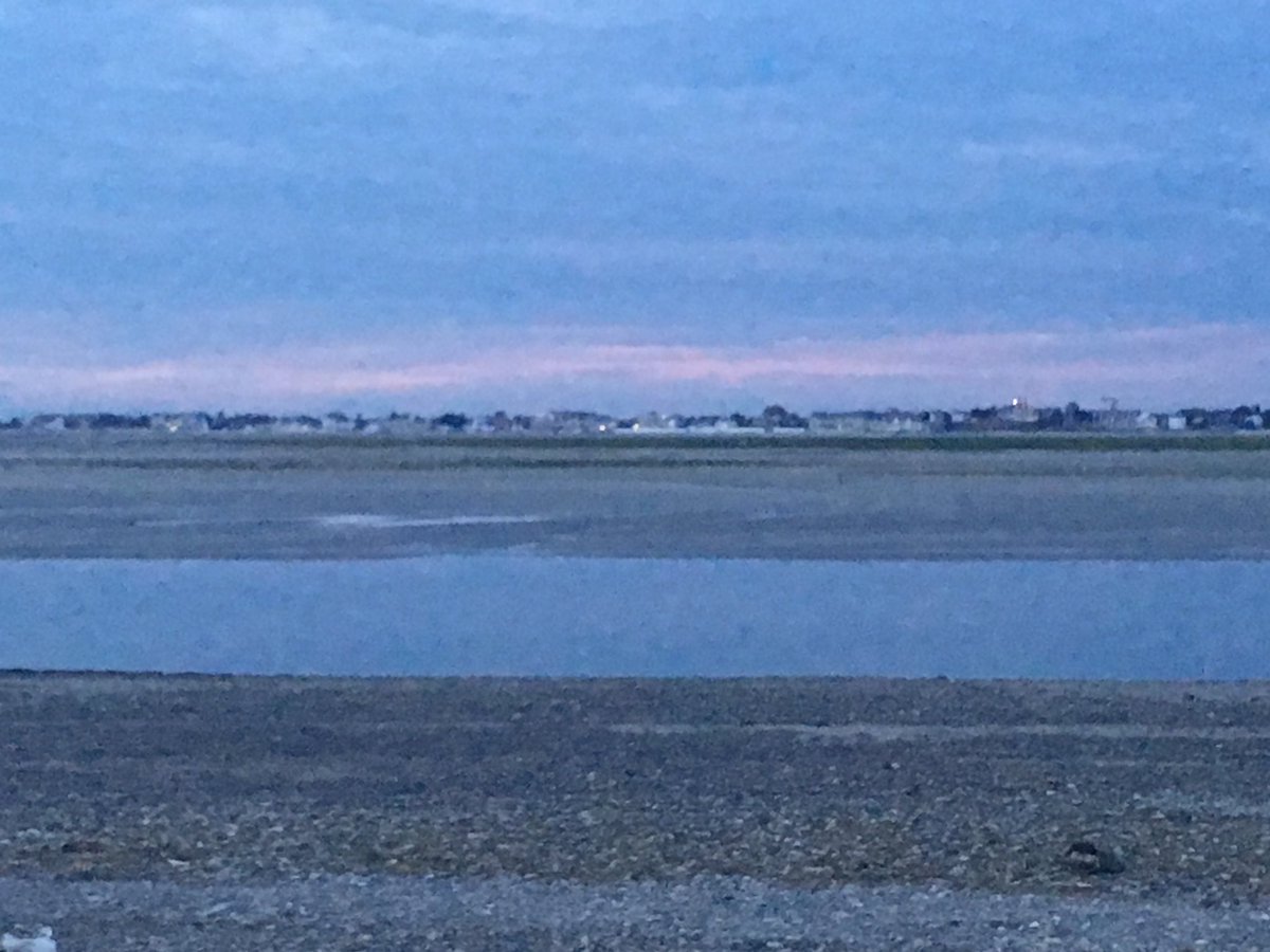 baiedesomme's tweet photo. Vue sur Le Crotoy depuis le Cap Hornoy ❤️ bon samedi soir à tous #jaimelabaiedesomme https://t.co/OIb2LPb9t9