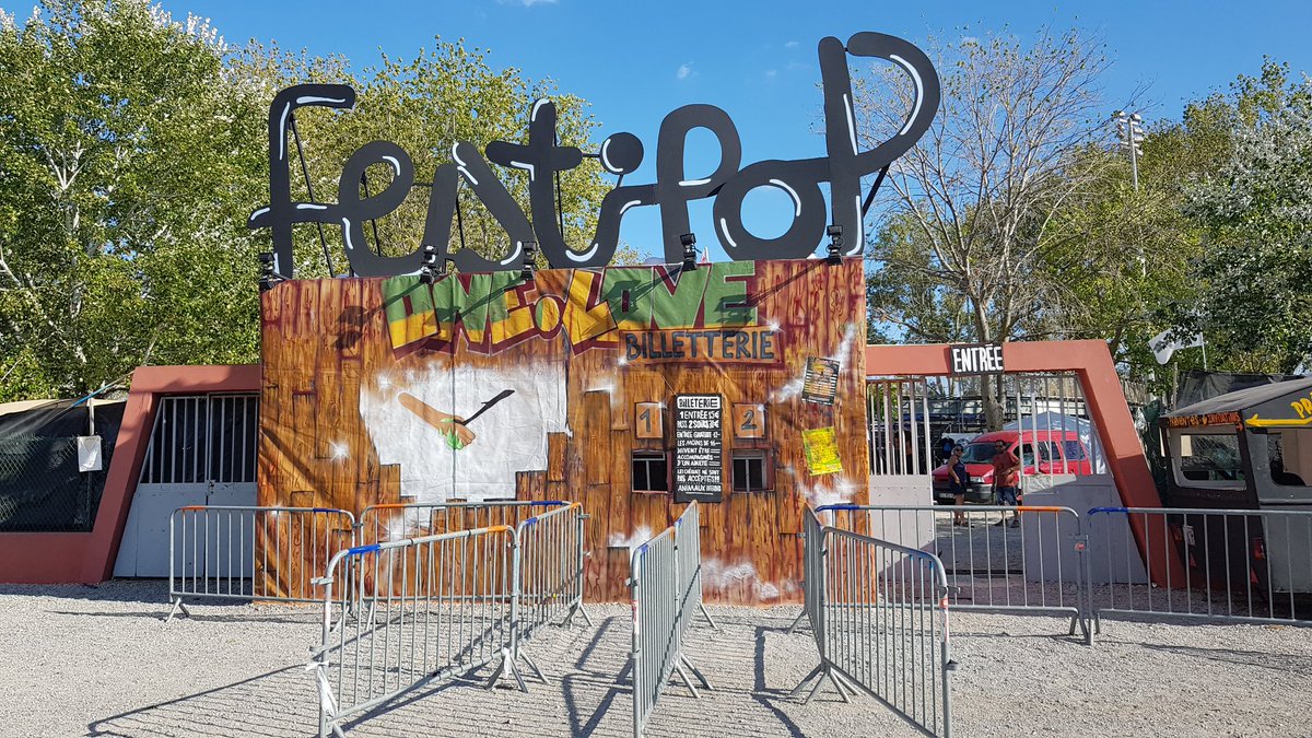 OlivierBoudet34's tweet photo. #DirectCirco Félicitations à l'association #CUSF et aux 120 bénévoles pour toute l'energie déployée pr faire de cette 15ème édition
du #Festipop une réussite.
Les bénéfices cette année partiront en Grèce pour des aides alimentaires et scolaires et leur offrir un mini #Festipop https://t.co/pA29JsEhYi