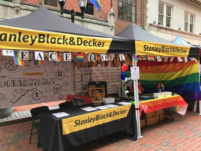 StanleyBlkDeckr's tweet image. We strive to build a culture that is open and inclusive, and we partner with organizations who have the same values. Today, we’re at the Hartford PrideFest, showing our commitment to our community!