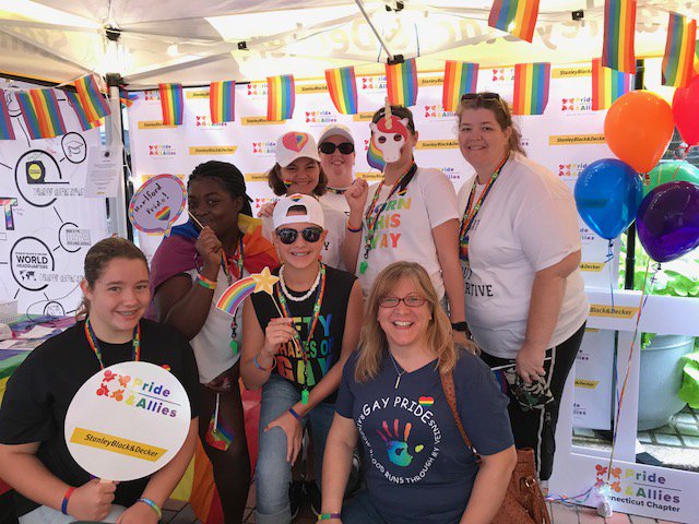 StanleyBlkDeckr's tweet image. We strive to build a culture that is open and inclusive, and we partner with organizations who have the same values. Today, we’re at the Hartford PrideFest, showing our commitment to our community!
