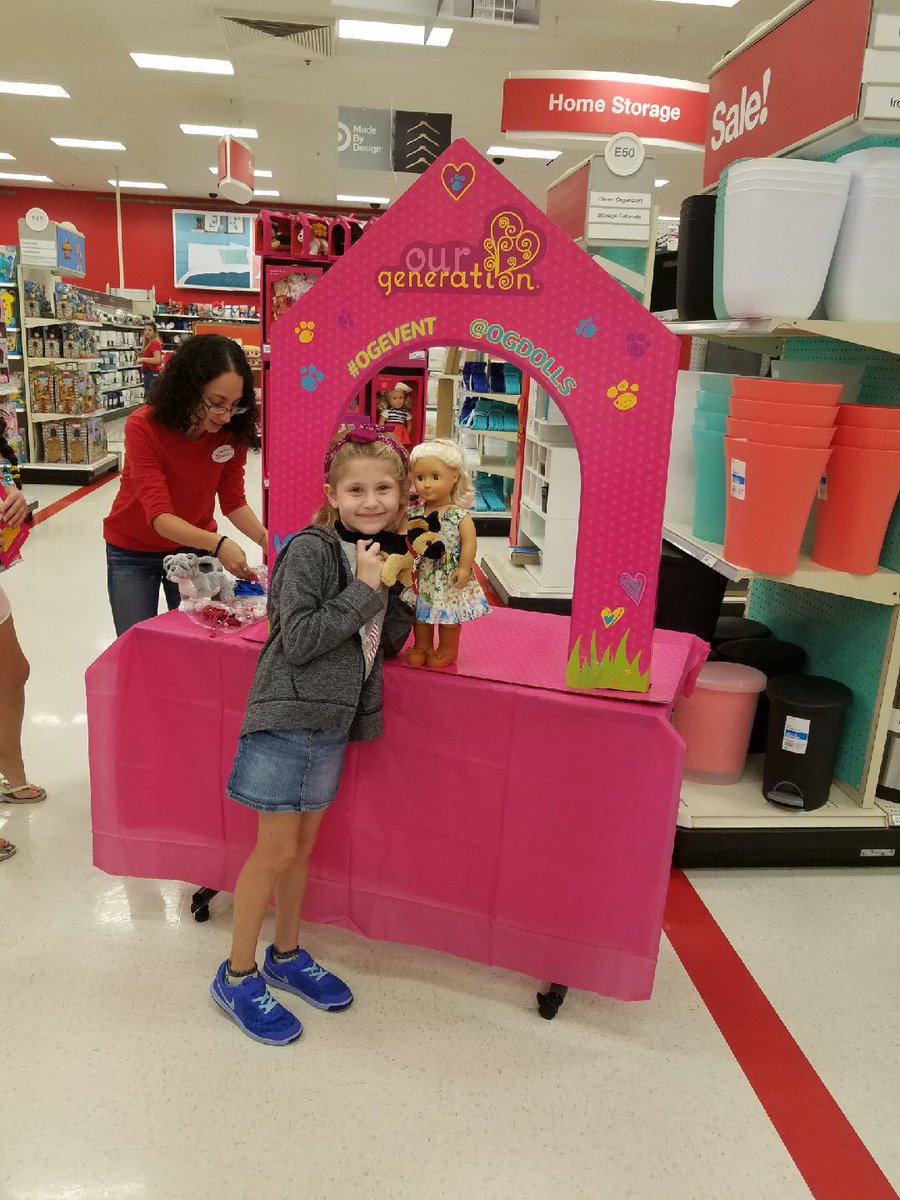 Come out to your local Target and adopt a pup today!! #OGEvent #NEPhillyTarget @mariann5244 <a href="/BethGates23/">Beth Gates</a>