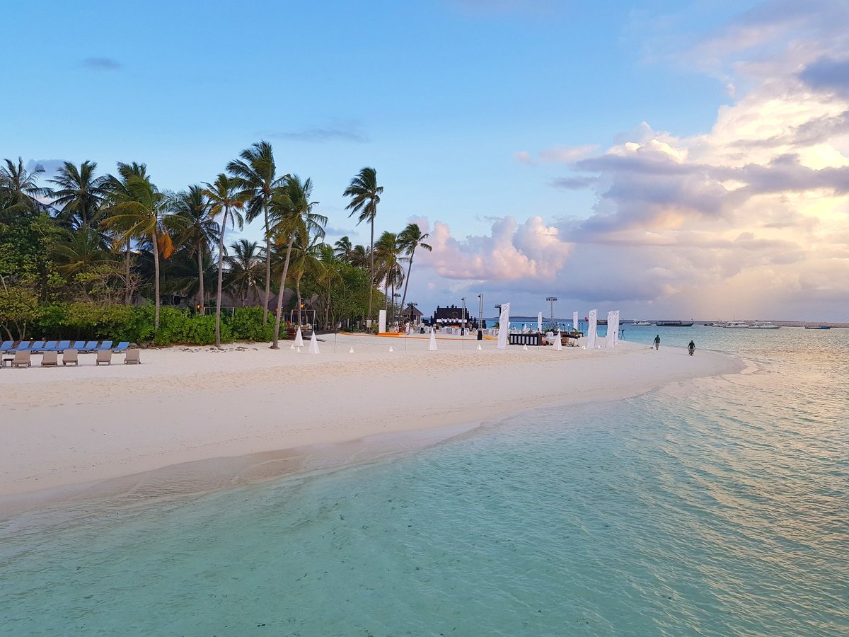 Stunning location for tonight's event The International Tourism Film Festival, Following the Equator <a href="/TSSirufushi/">The Sun Siyam Iru Fushi Maldives</a> <a href="/sunsiyamresorts/">Sun Siyam Resorts</a> #internationaltourismfilmfestival #followingtheequator #thesunsiyamirufushi #sunsiyamirufushi #irufushi #Maldives #maldivesinsider