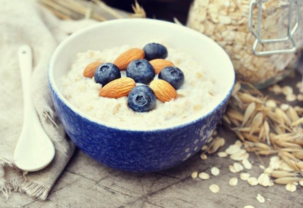 TurmericSports's tweet photo. 9 #Health Benefits of Eating Oats and Oatmeal, via @authnutrition https://t.co/Ublu6AOfRB #healthfood https://t.co/HBstgwBdJi