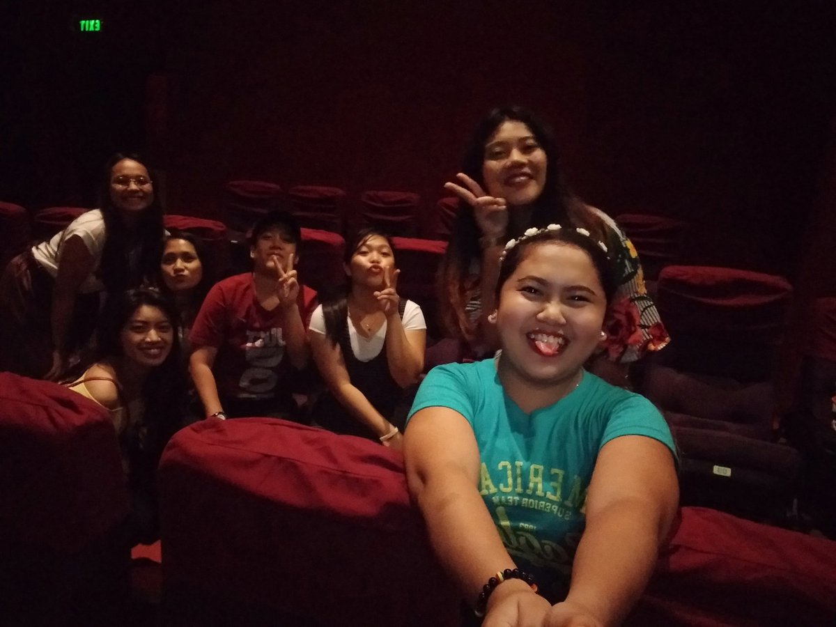 ireneconstant19's tweet photo. With KIERVI TEAM DAVAO .
Lumindol man nang malakas dito satin tuloy na tuloy parin ang blocksreening natin .. Ganda nang movie
@vivoree @hashtag_CK @KierViOfficial
#PETMALUWeekend https://t.co/Fp74TCc88n