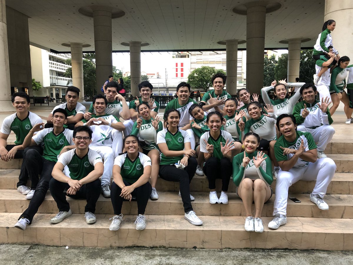 renjredondo's tweet photo. What a wrap for this week, and after 2 (separate) rookie years, I can finally say, it’s over!!! #slavenomore #finallyasenior #2k15 #2k17 https://t.co/P1TdpBqOYY