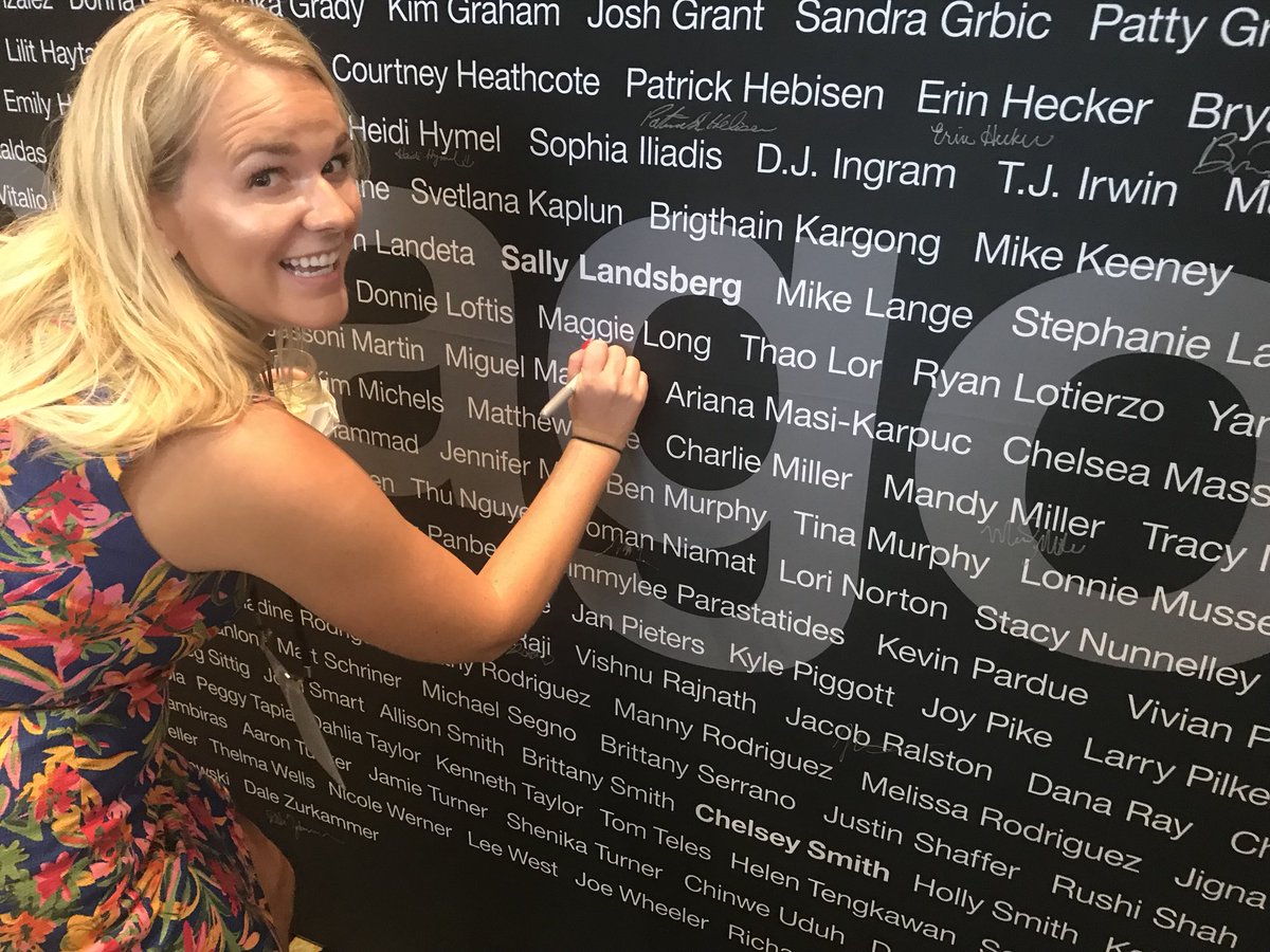 Econnell03's tweet photo. Great week celebrating 🎉 inspiring leaders with Maggie, whose leadership always makes Marco a sunny ☀️ caring  🌈❤️ place for her patients 🌴☀️🌴 #region28cares https://t.co/xVNuYADafn