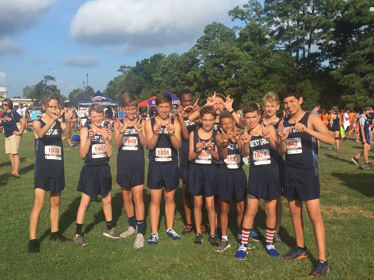 jenn_heckman's tweet photo. Eighth grade boys and eighth grade girls ready to crush the course at Oak Ridge Cross Country Individual. @HumbleISD_WLMS #WLMSWolves #WLMSLeaveYourMark #HumbleISDjoy #IAmHumble https://t.co/EwTI5lskzw
