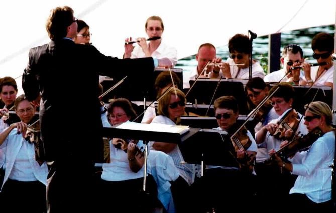 JohnsonCitySO's tweet photo. Sunday 9/9 Free Outdoor Concert Memorial Park 6PM #jcsymphony #music #johnsoncity https://t.co/1SlJa9Gkbv