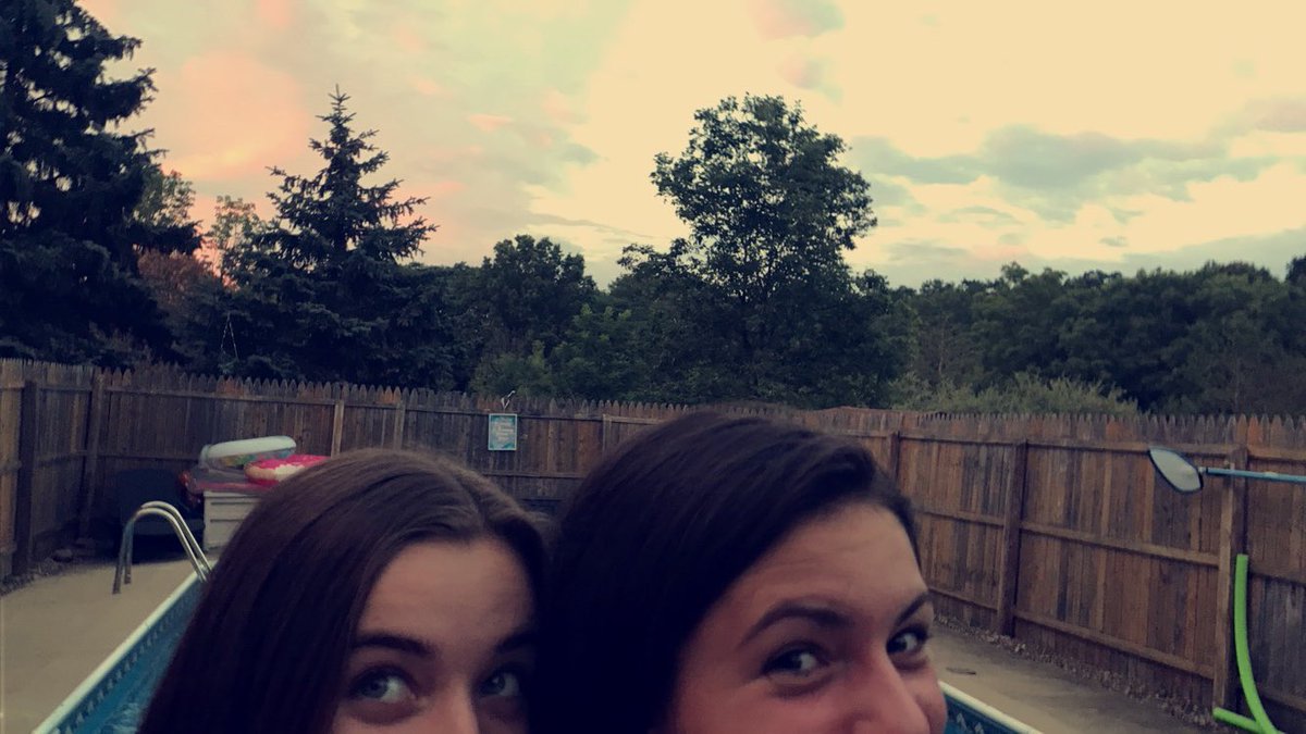 closhaw01's tweet photo. Happy birthday Gi!! I hope your day is gr888!! Thanks for all of the laughs and memories :)) Chaz and Brody forevaaa😜😜 Luv ya!! 💛💛💛🤩🤩🤩 @gianna_fleming https://t.co/77ZGb5IVRr