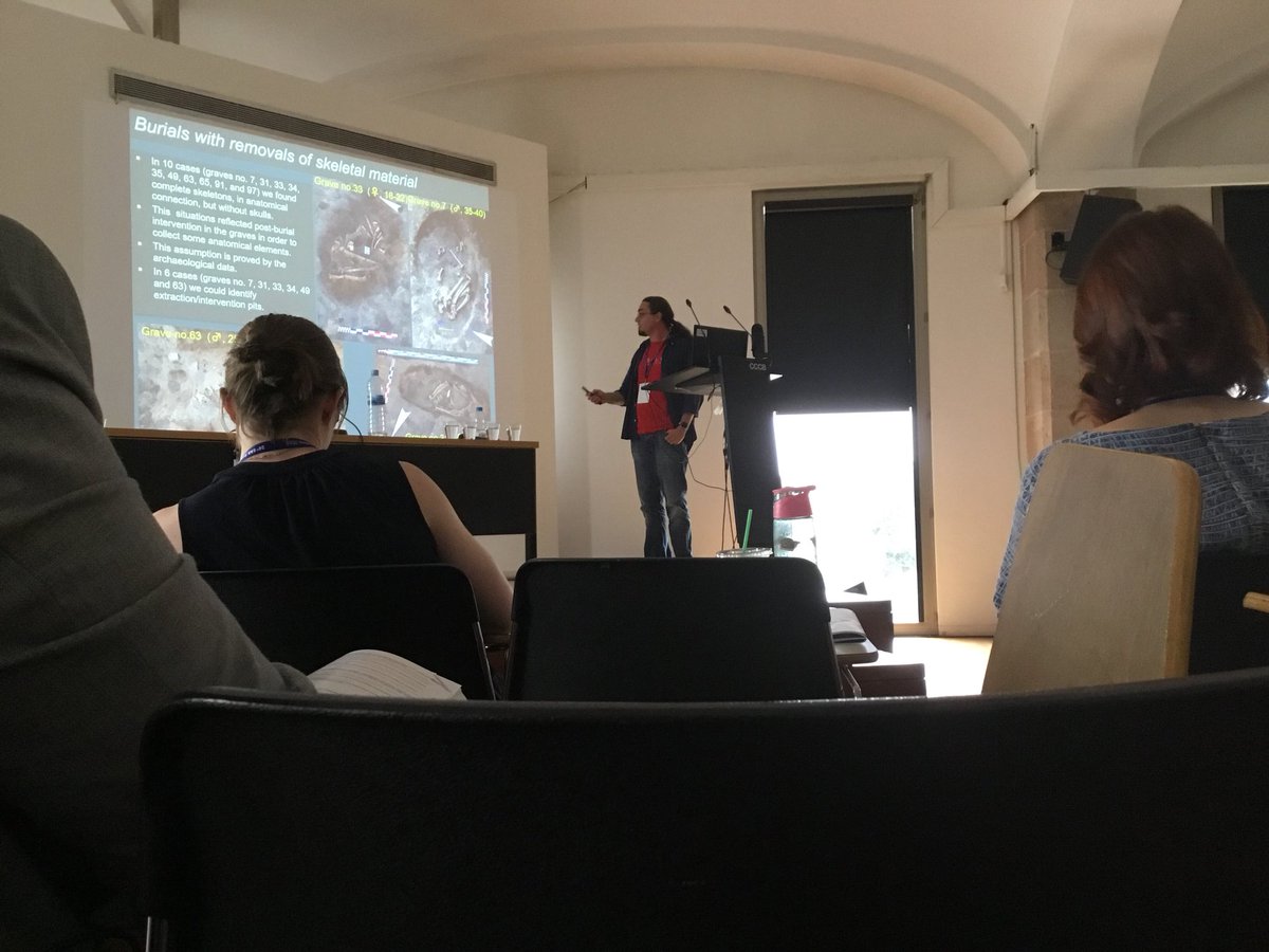 samleggs22's tweet photo. Catalin Lazar on the pit graves in #Romania from the #eneolithic - following the themes so far in #s154 of variability, typical vs. atypical #burial + extraction of skeletal elements, re-opened graves & #manipulatedbodies #EAA2018 @EAA2018 @UNIBUC #osteology #archaeology #bones https://t.co/ucIIAK18zx