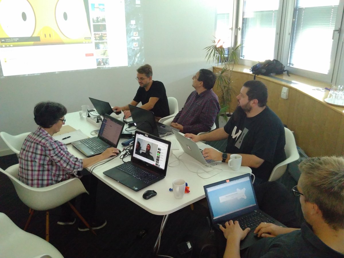 sgramlinger's tweet photo. Working since 9:30 to make #joomla better #jugwien #jug #PBF18 #pbf18de still in good mood :) with @PhocaCz @OnlinePodium @HLeithner https://t.co/cqqVyISJ28