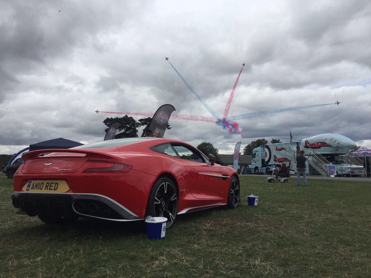 Wrapping up @HighclereCastle event #HeroesAtHighclere - great to see so much support for charities including @RAFBF . As always, huge thanks to @AstonRed10 @CliffGalvin @rafredarrows @RAFRed10 for their incredible enthusiasm in helping us spread awareness #SideBySide #RAF100