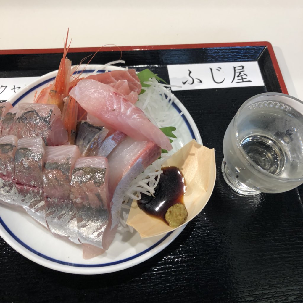 hutegmin's tweet photo. 阪急でお酒選ぶときに空きっ腹は良くないなぁっと阪神のスナックパークによって結局先に飲んでた(o^^o)
#ふじ屋
#Romaken
#スナックパーク
400円から食事が楽しめるスナックパークは庶民の味方。軽食は100円くらいから。 https://t.co/JYKj6aad5x