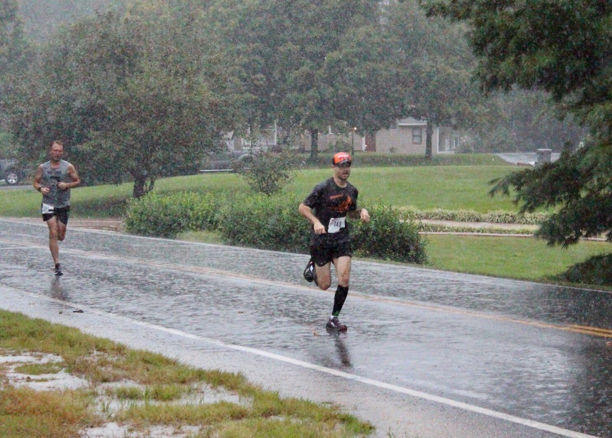 mattdurbin's tweet photo. Saint John Old School 5K leaders at the 1 mile mark. #stjohnpicnic #paducah @WPSDLocal6 https://t.co/jkKDJT3nGa