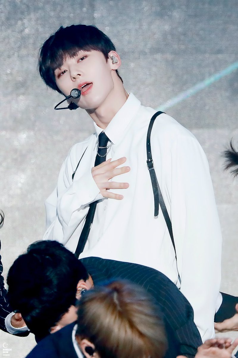 Dreamofyou_MH's tweet photo. 180905🦊💝 켜줘 너무 좋아😭💕 #민현 #황민현 #MINHYUN #완벽해서황민현 https://t.co/2fO7x0vWlj