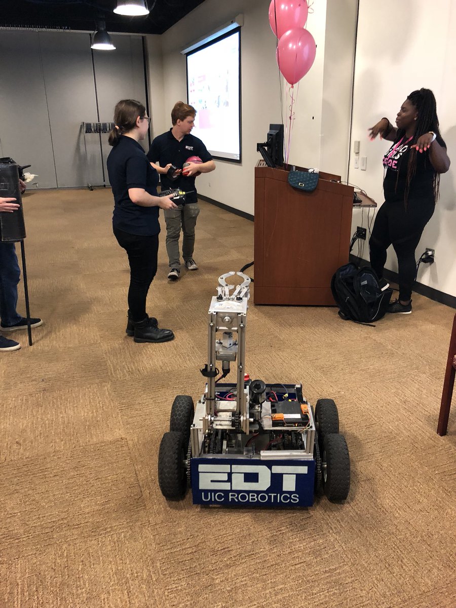 VolunteerBGCCHI's tweet photo. Who’s ready? #BGCSummerofCode2018 @VolunteerBGCCHI https://t.co/wx1GUt3NZ2